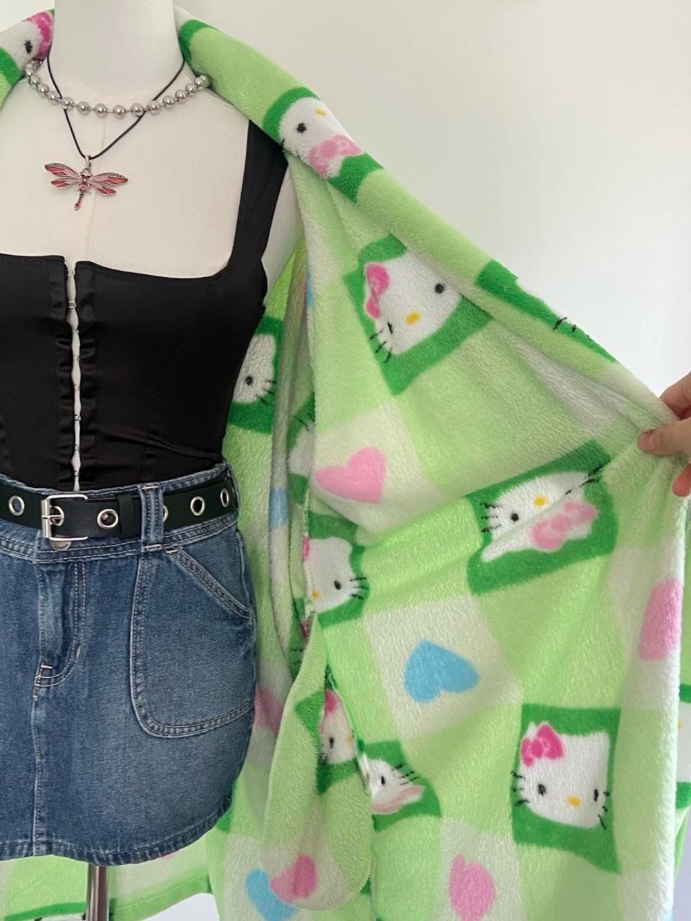 vintage 2007 Sanrio Hello Kitty Green Plush Robe - Picture 4 of 8